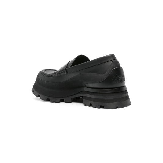 Alexander McQueen Flat shoes Black