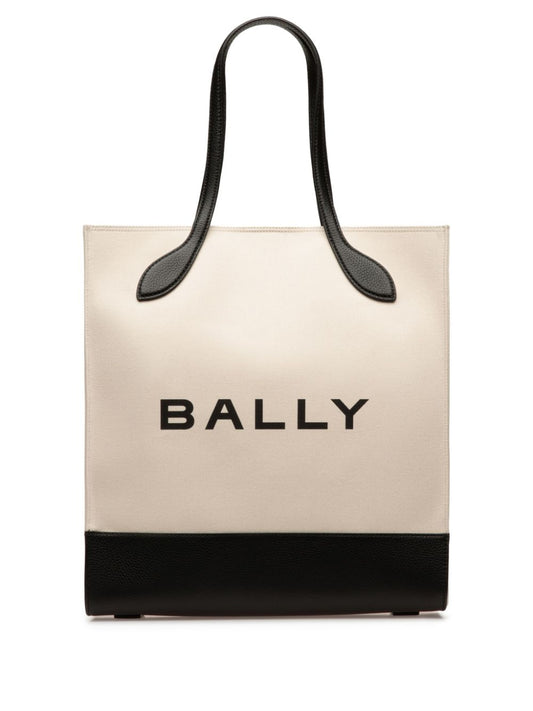 Bally Bags.. White Shopper Bally