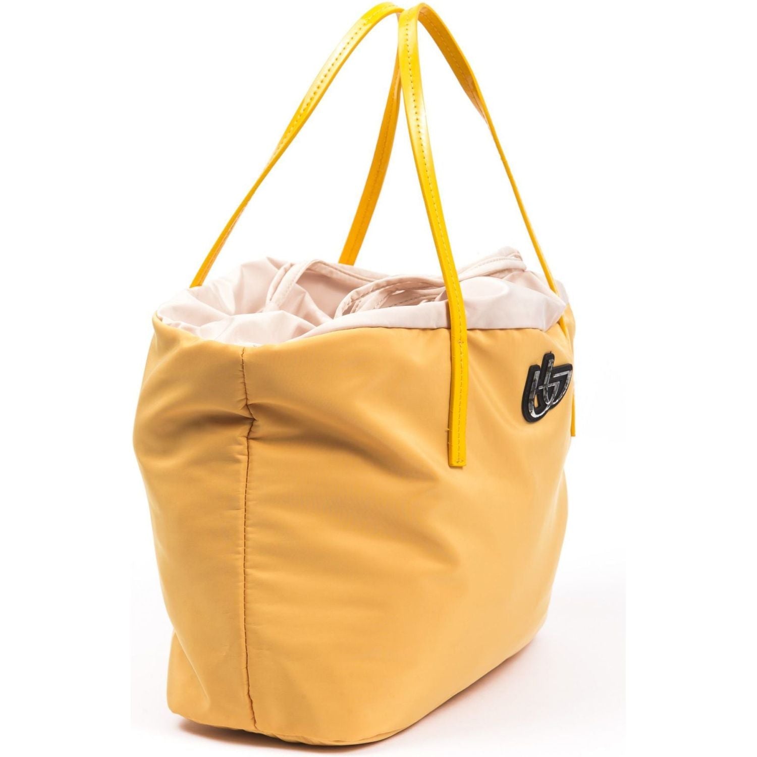 Front view with bag zipped and handles upright.