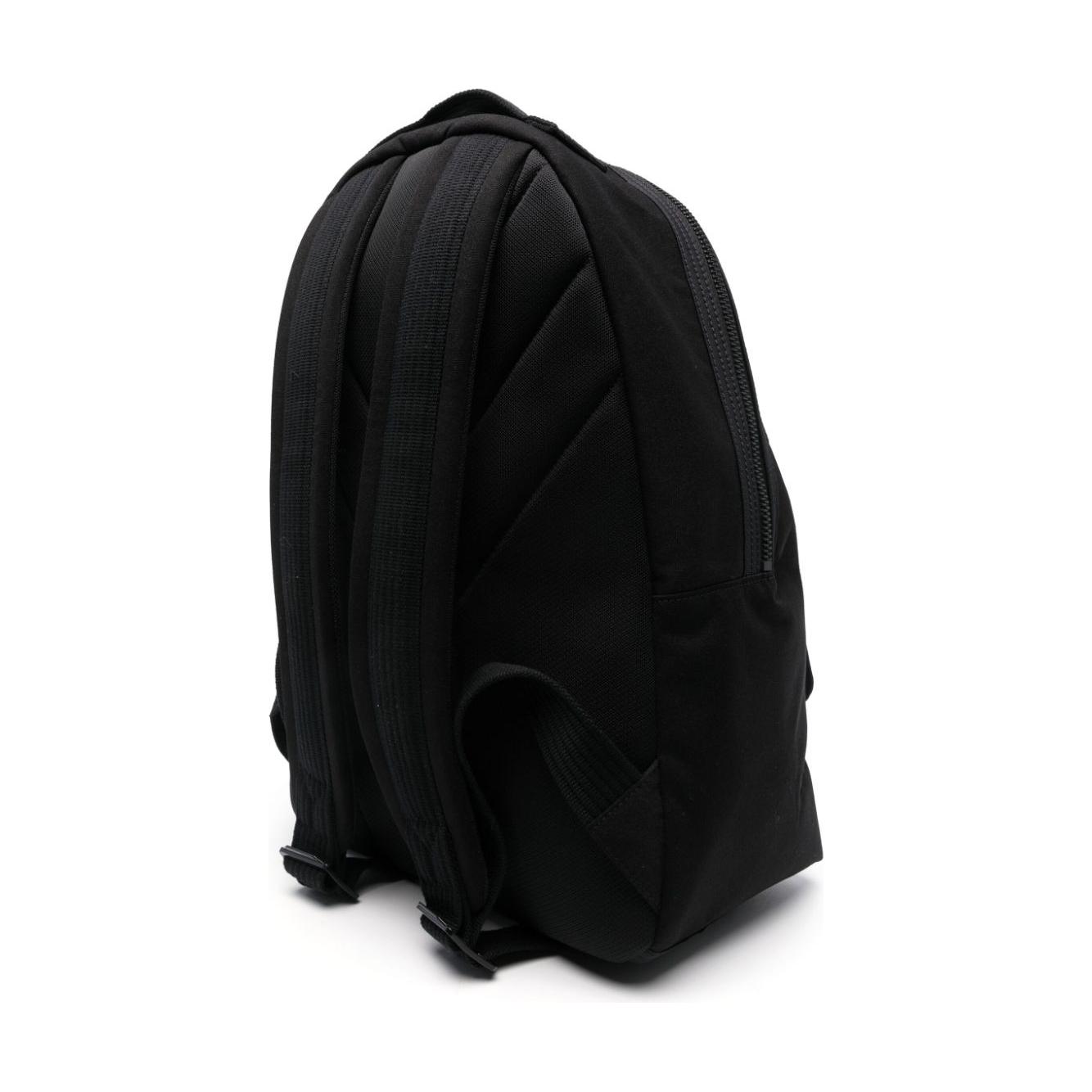 Front view with bag zipped and handles upright.