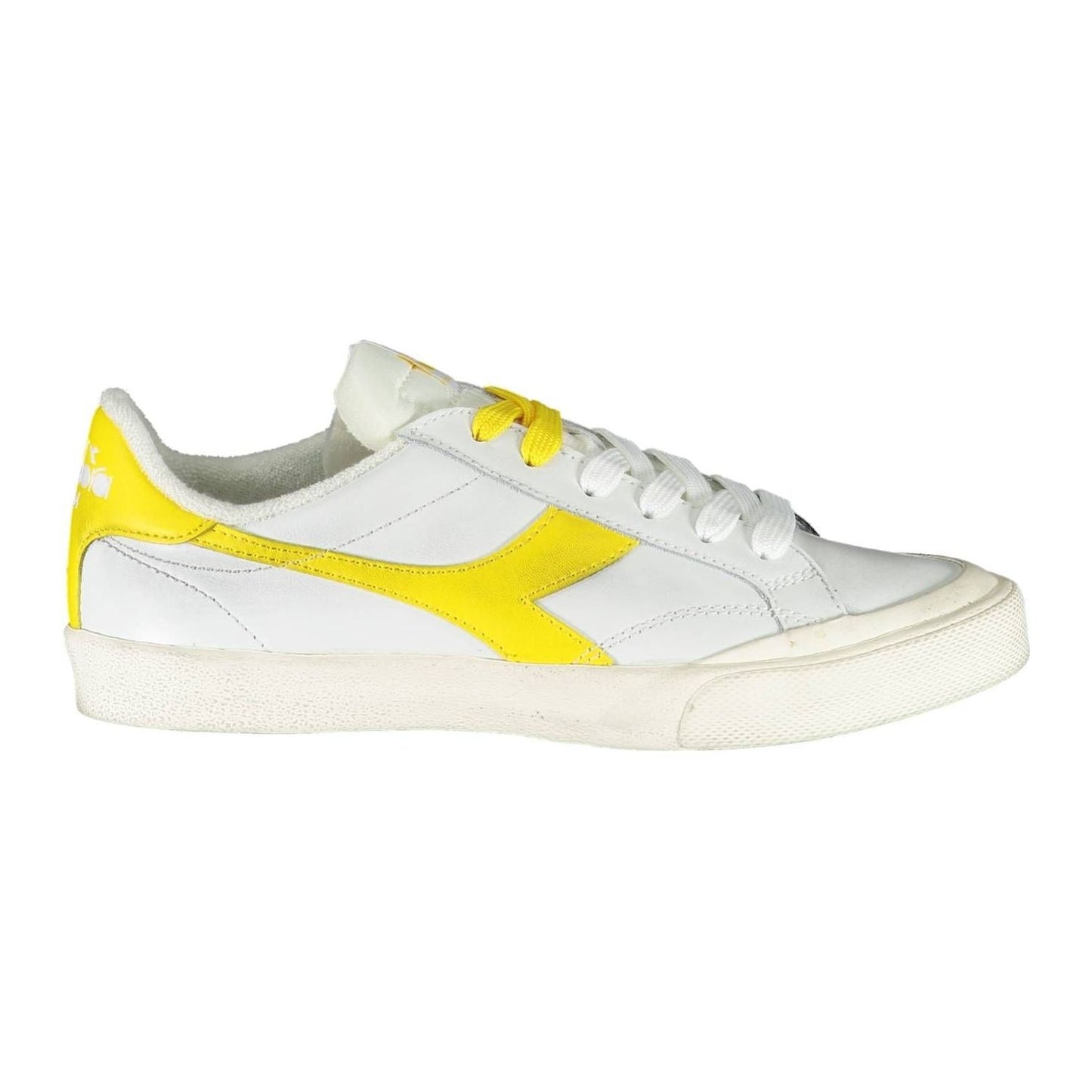 Elegant White Lace-Up Diadora Sneakers Diadora