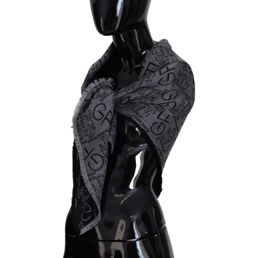 GF Ferre Elegance Unwrapped in a Wool Scarf GF Ferre