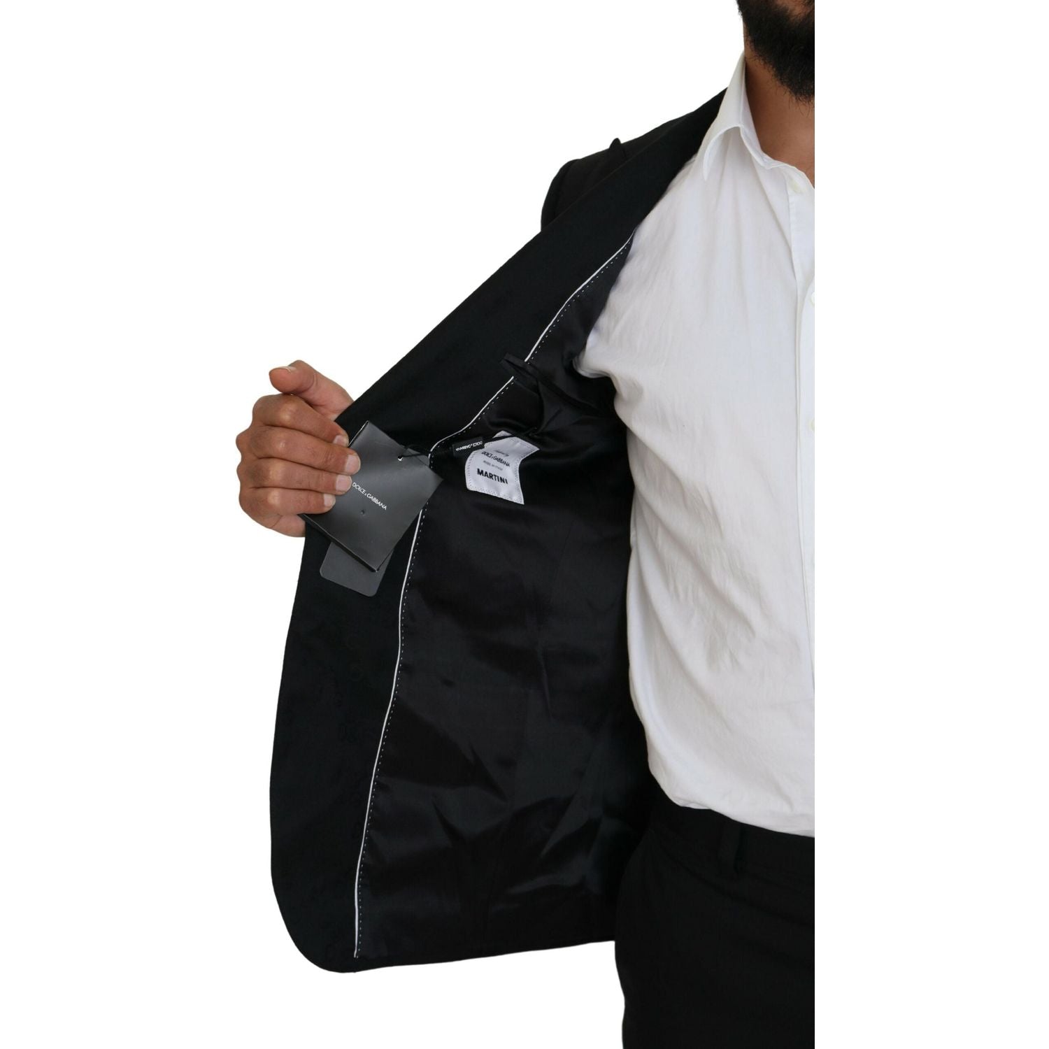 Front view with bag zipped and handles upright.