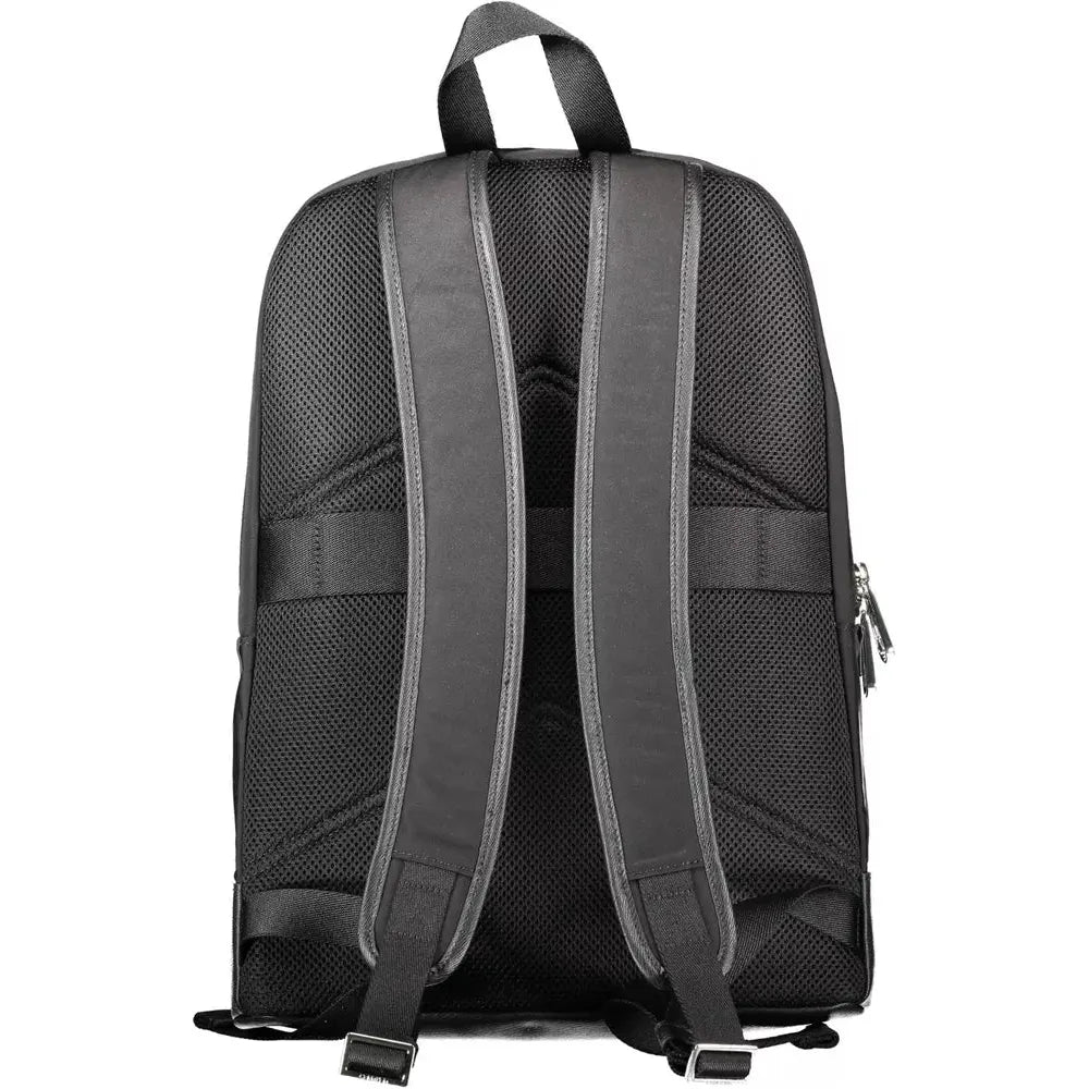 Front view with bag zipped and handles upright.