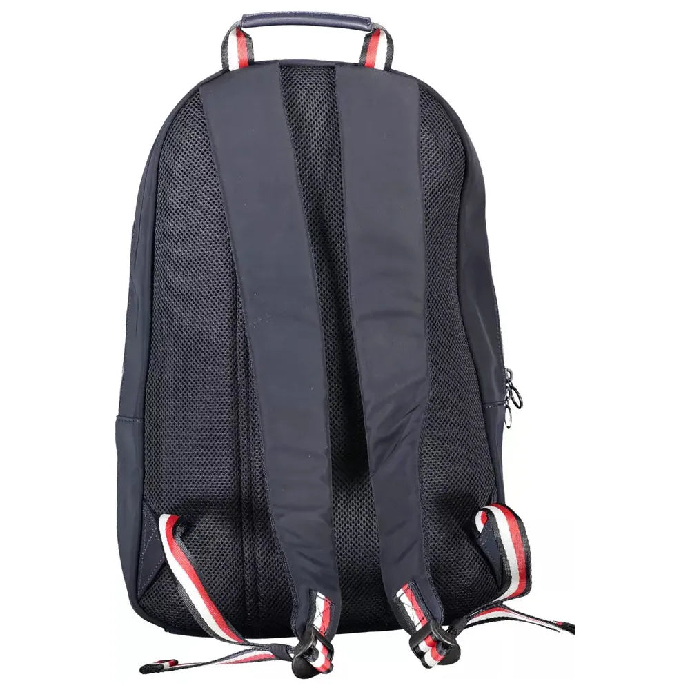 Front view with bag zipped and handles upright.