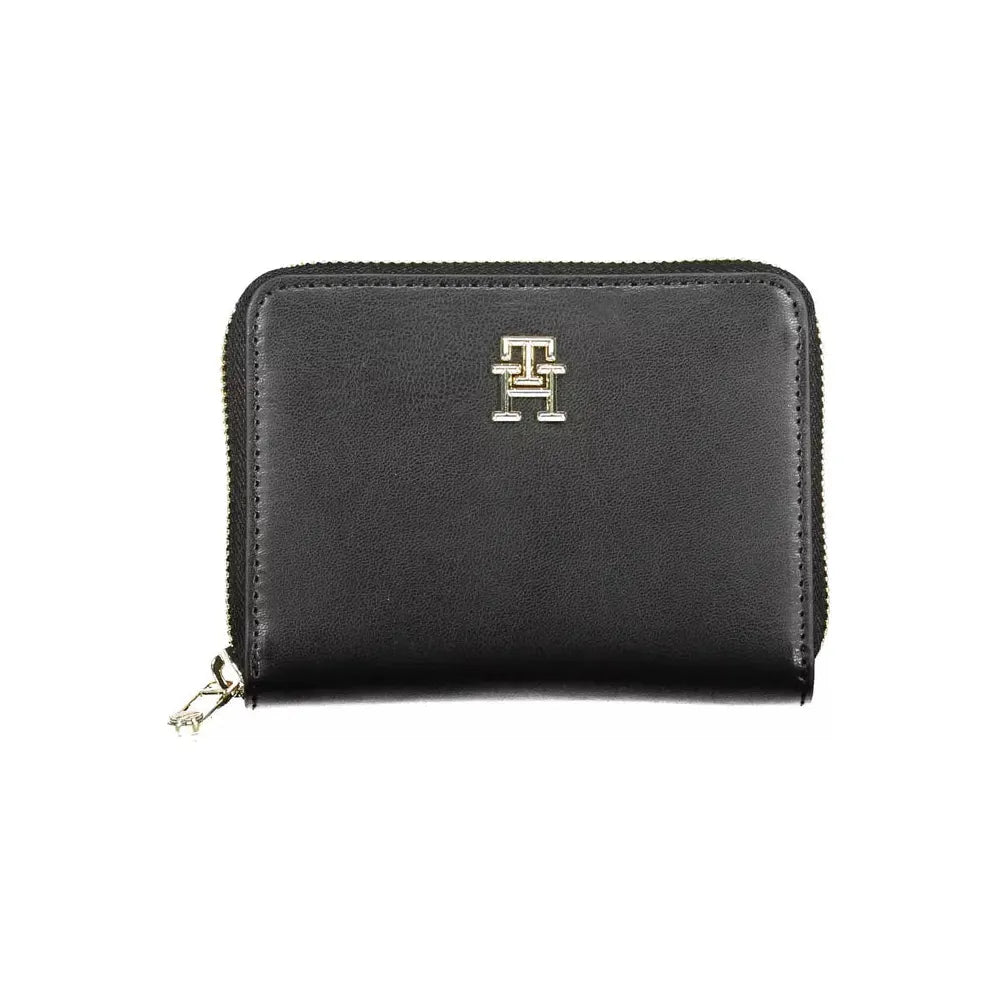 Tommy Hilfiger Sleek Black Polyethylene Wallet with Zip Closure Tommy Hilfiger