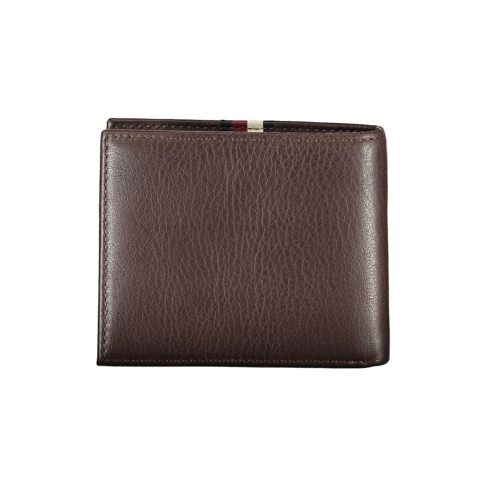 Tommy Hilfiger Elegant Leather Wallet with Contrast Detailing Tommy Hilfiger