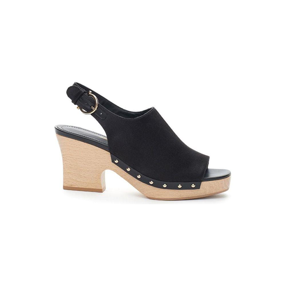 Salvatore Ferragamo Elegant Leather Black Sandals