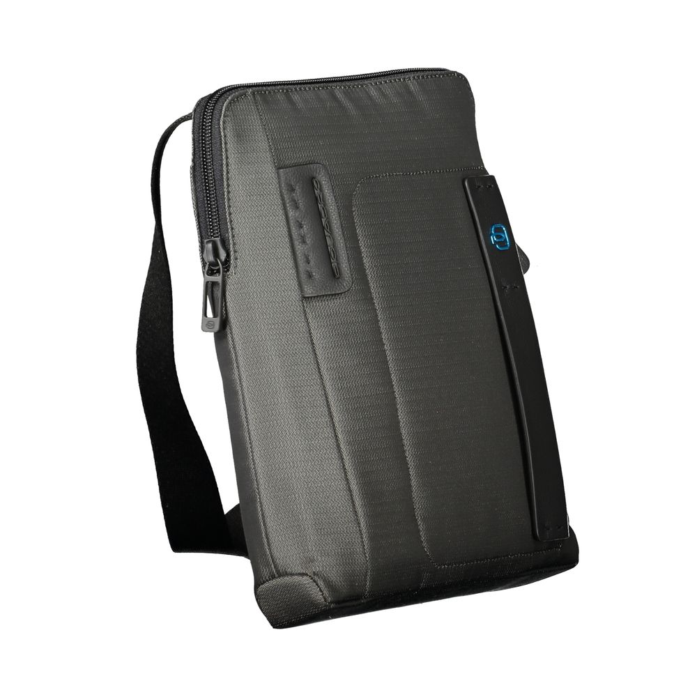 Front view with bag zipped and handles upright.