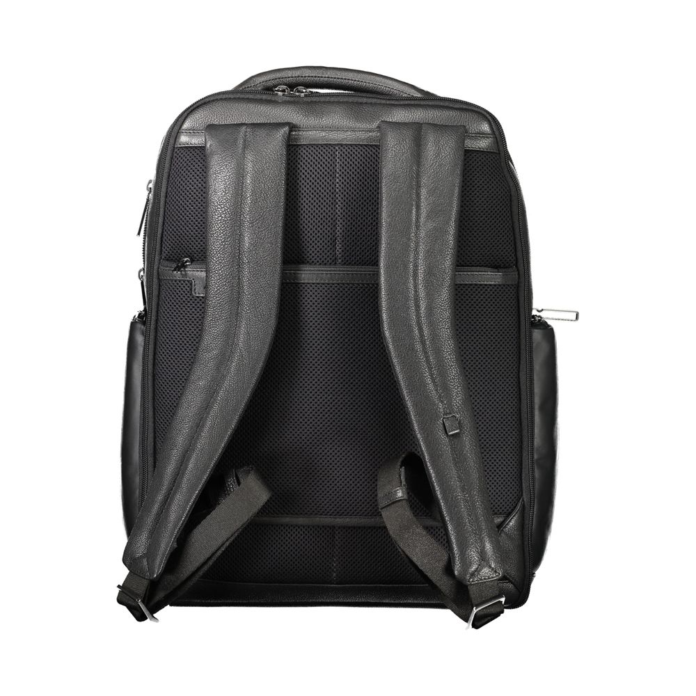 Front view with bag zipped and handles upright.