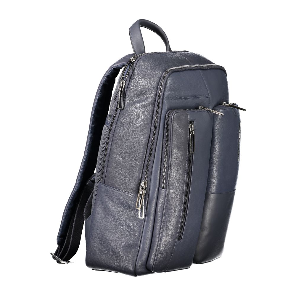 Front view with bag zipped and handles upright.