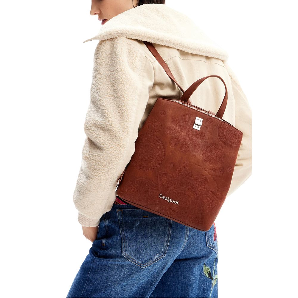 Front view with bag zipped and handles upright.